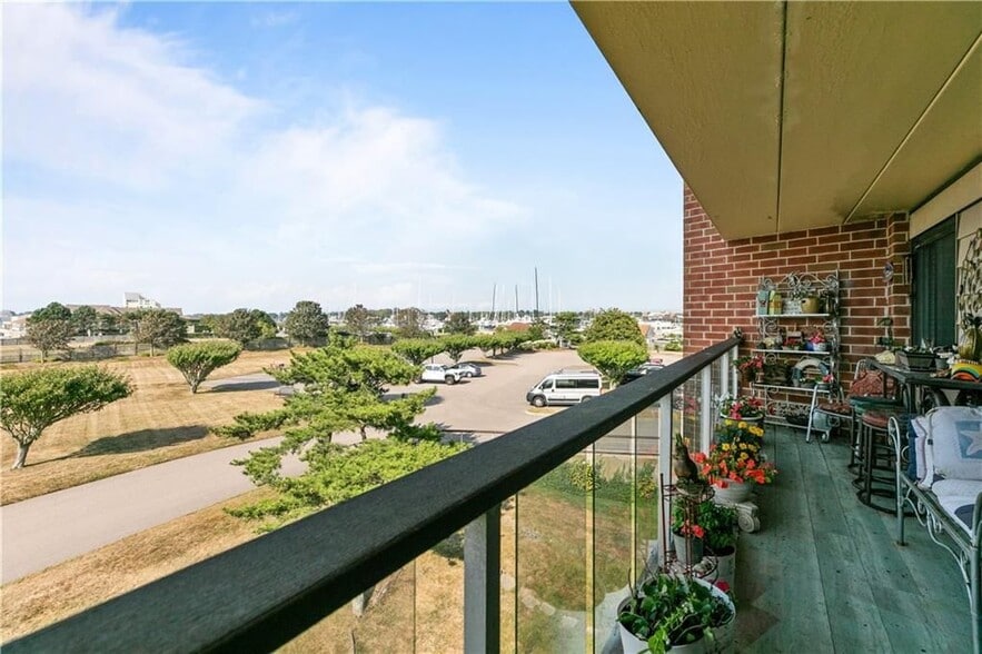 Building Photo - 1204 Capella S