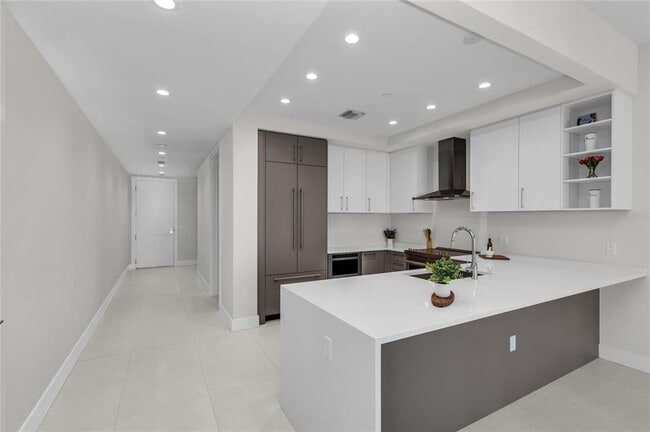 Building Photo - 275 1st Ave S