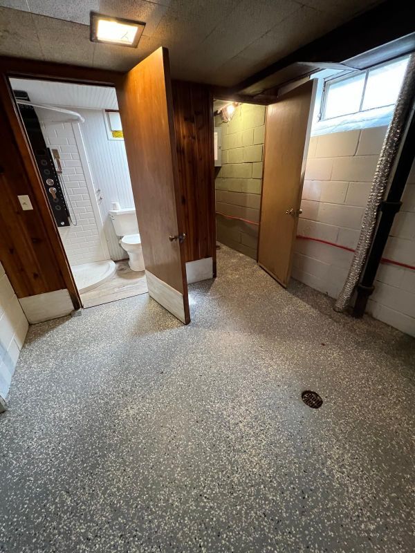 Building Photo - 5214 Hereford St