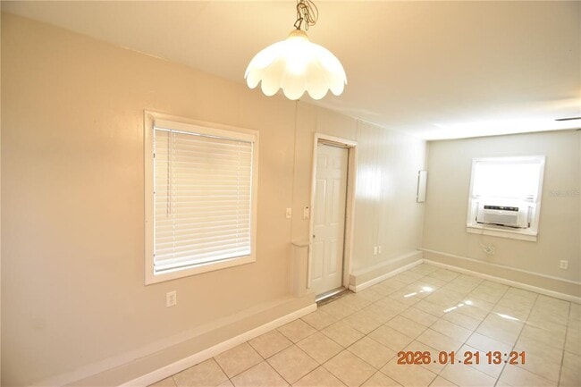 Building Photo - 3021 6th Ave N