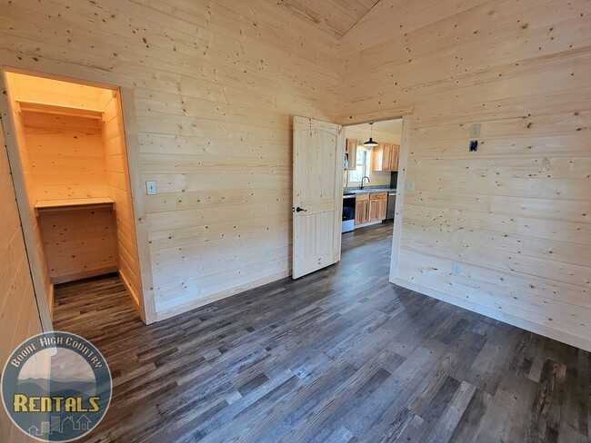 Building Photo - Beautiful 1bd Cabin In Trade, Tennessee