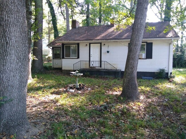 Primary Photo - 501 Casey St