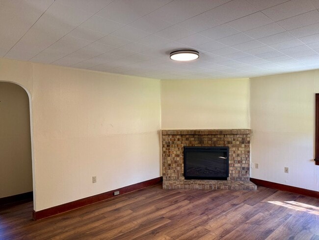 Building Photo - Shoreline House