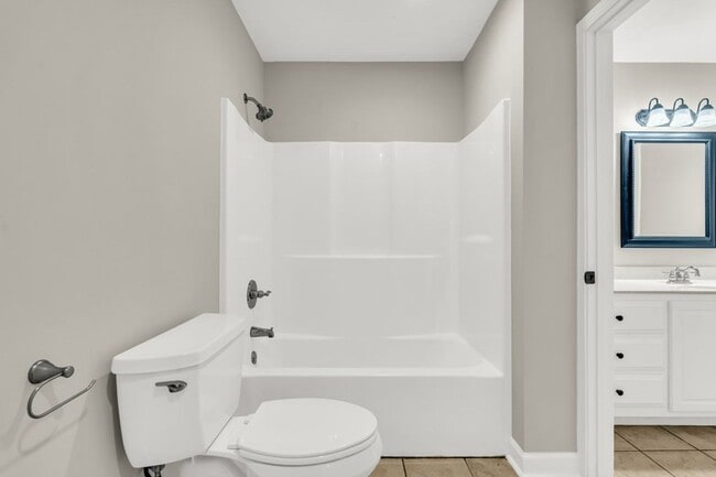 Building Photo - Renovated 4 bedroom 2 Bath Home for Rent!