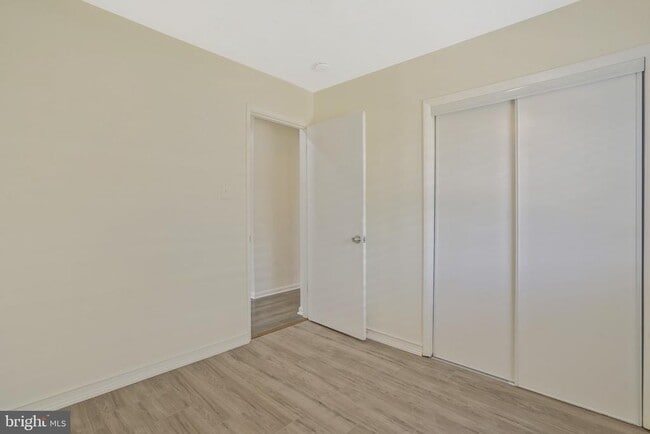 Building Photo - 728 Carson Ave