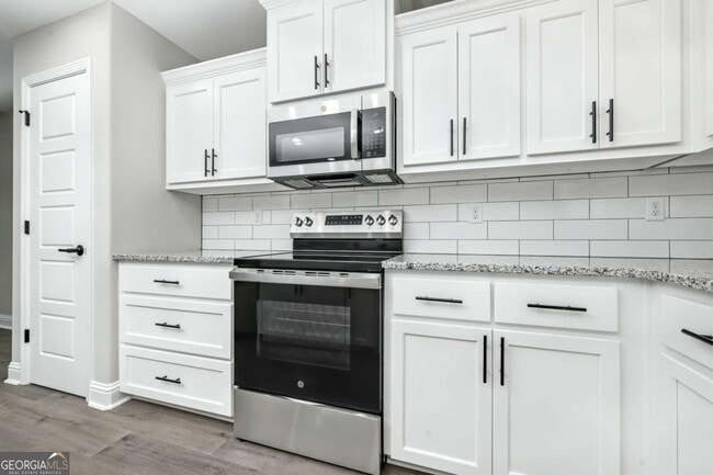 Building Photo - 411 Madison Ave