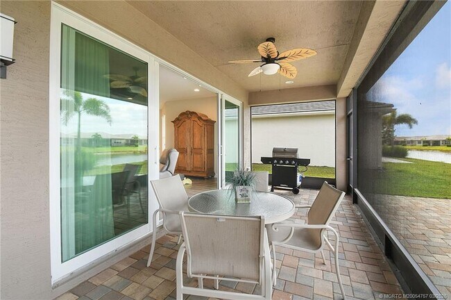 Building Photo - 11933 SW Coral Cove Pkwy