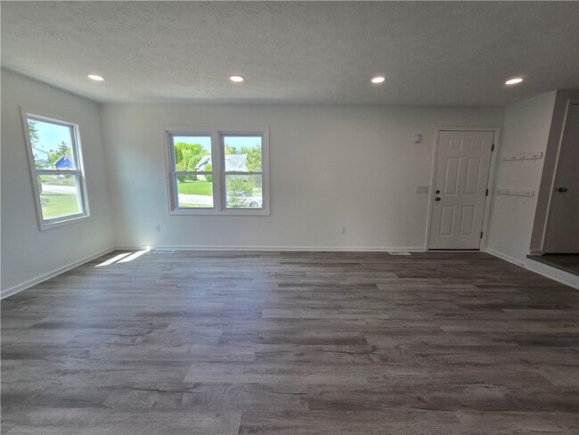 Building Photo - 51 Grangerford Heights