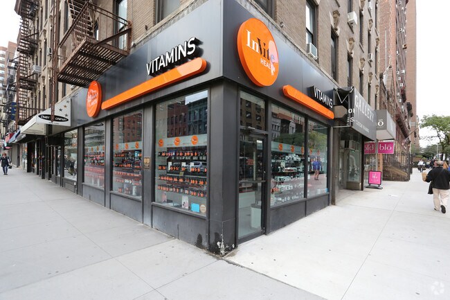 Building Photo - 270 E 72nd St