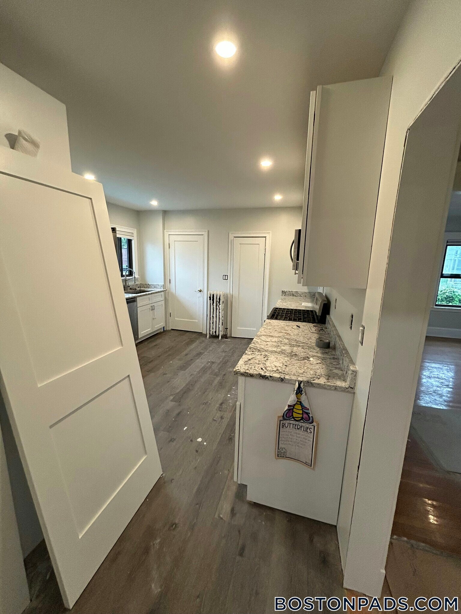 Building Photo - 6 Edgehill Rd