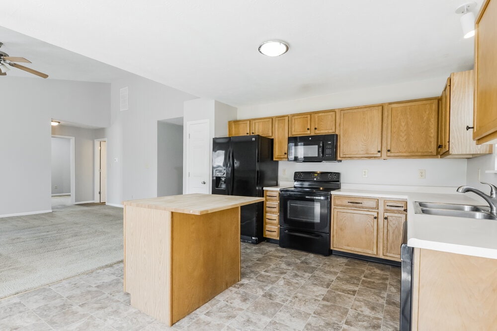 Building Photo - 457 Sable Chase