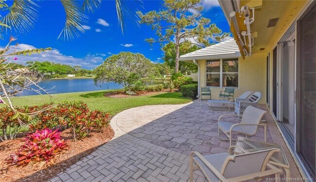 Building Photo - 3510 SE Cambridge Dr