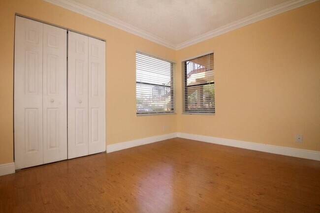Building Photo - 4706 Lucerne Lakes Blvd