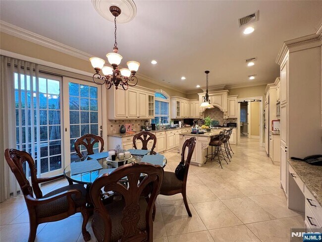 Building Photo - 22 Reiner Pl