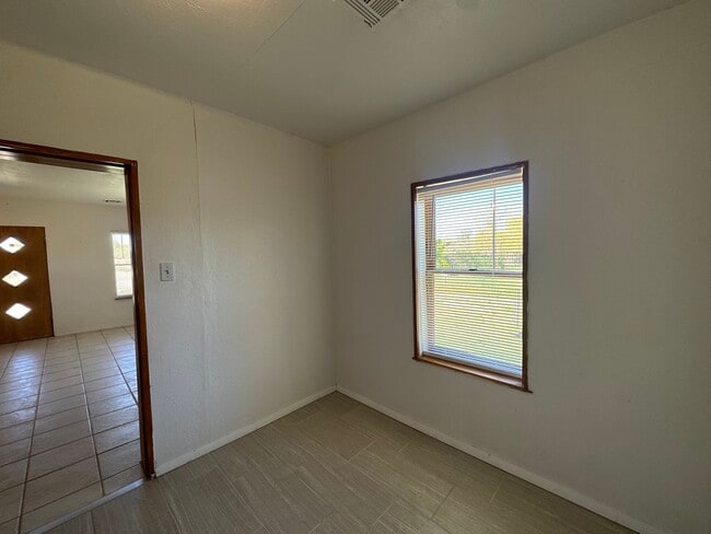 Building Photo - 2 bedroom 1 bathroom house for rent in Blanco