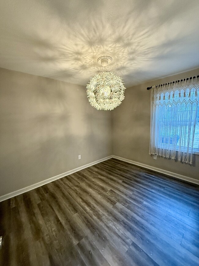 Building Photo - 7632 Rainbow Dr