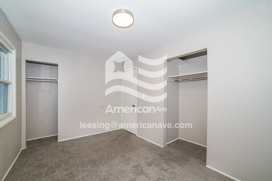 Building Photo - 2647 W Nebraska Ave