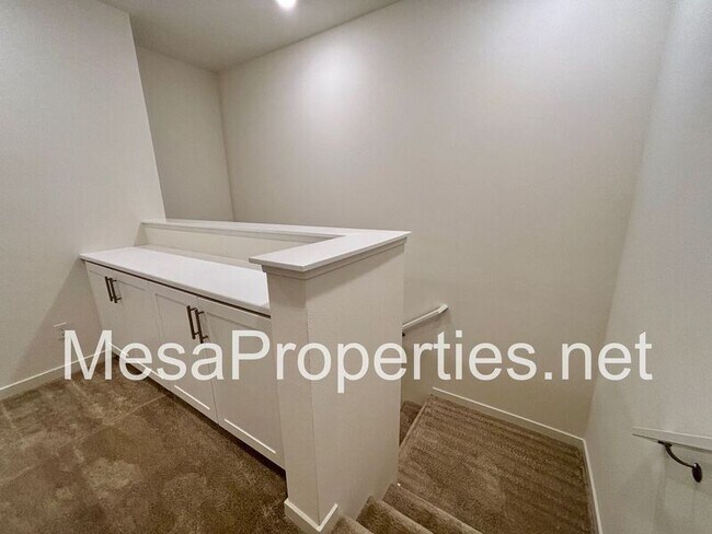 Building Photo - 3550 E Pollock St