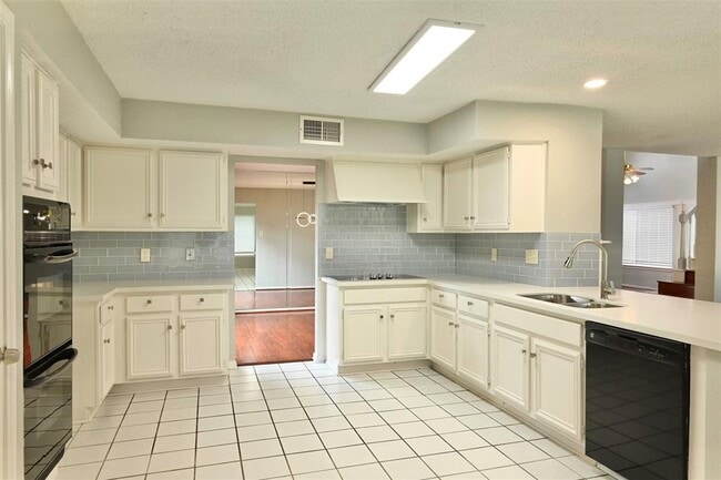 Building Photo - 3114 Hollow Creek Ct