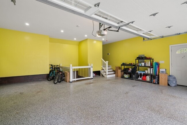 Building Photo - 63 Pine St