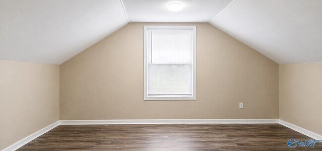 Building Photo - 3912 Pine Ave SW