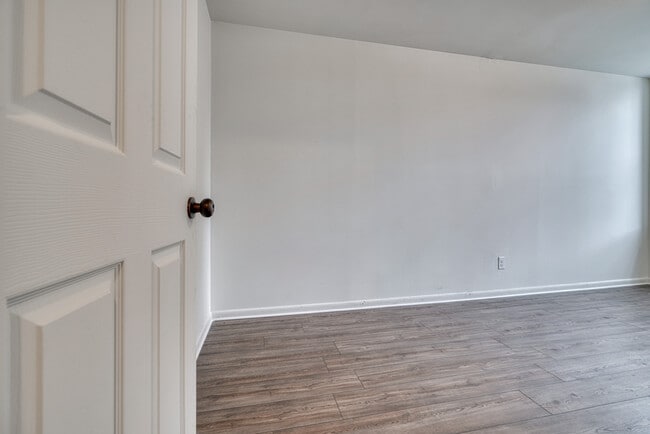 Building Photo - 2324 Callow Ave