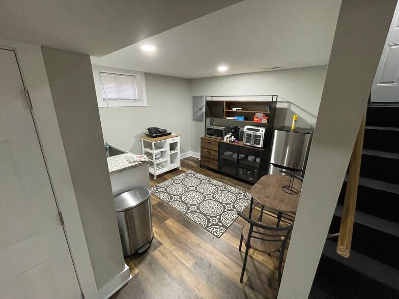 Kitchenette - 1521 S Randolph St