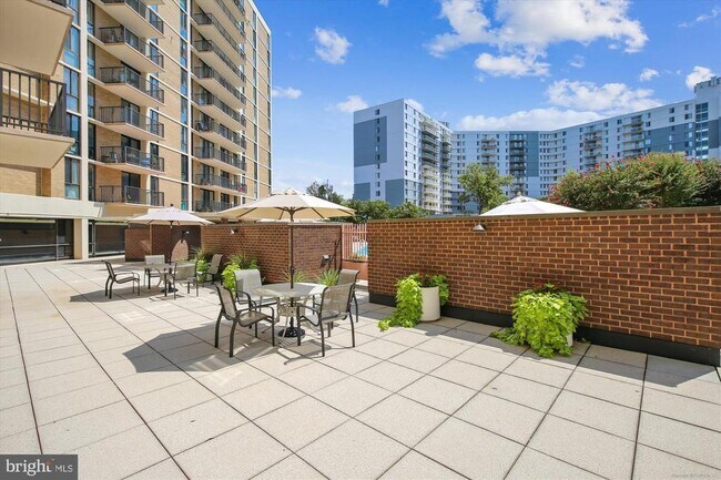 Building Photo - 6800 Fleetwood Rd