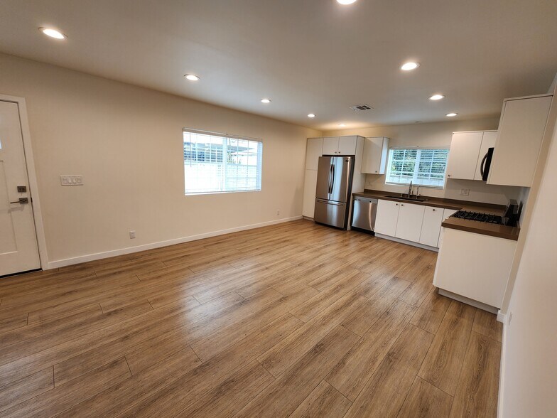 Building Photo - 14203 Burton St