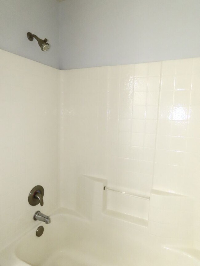 Building Photo - South Tyler, Stunning 4 Bedroom. 3.5 Downs...