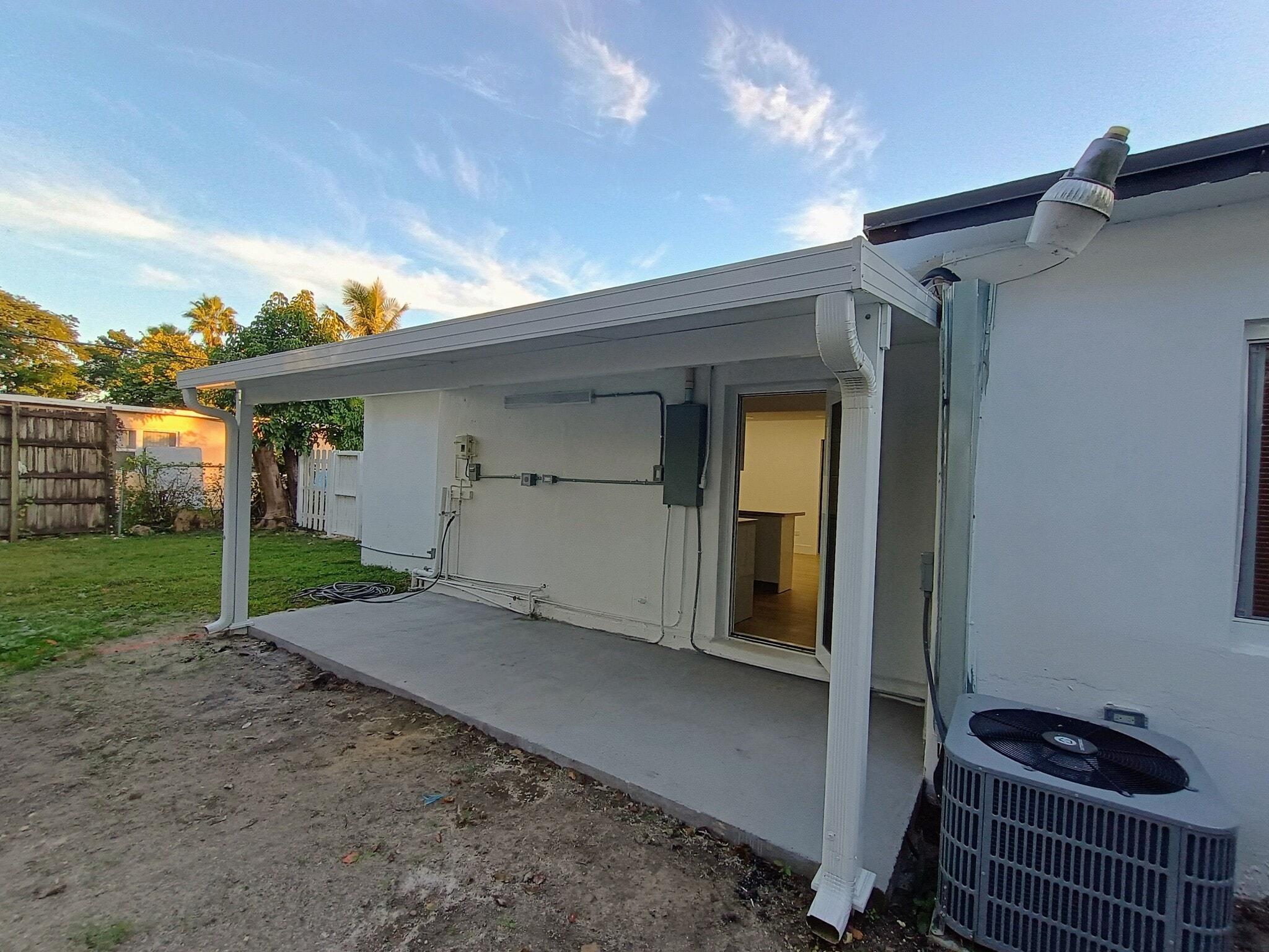 Building Photo - 15459 Hayes Ln