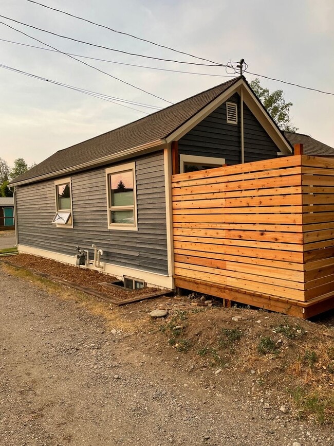 Building Photo - Single Family Home for Rent in Three Forks!