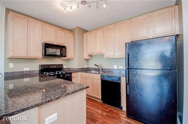 Primary Photo - Spacious 3BR Condo in Evanston