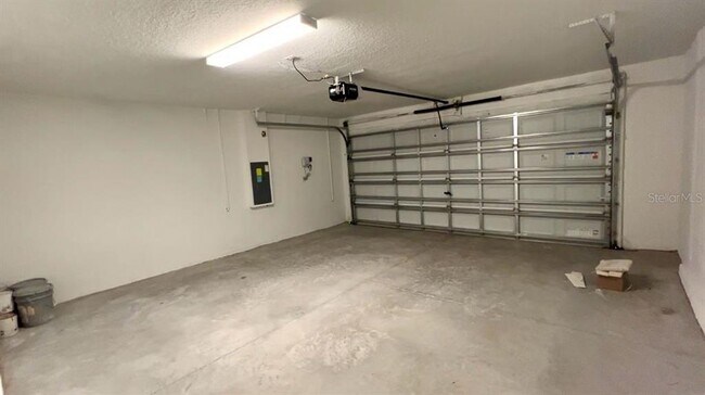 Building Photo - 8917 Little Bluestem Dr