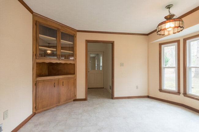 Building Photo - 1060 Windbrooke Ct