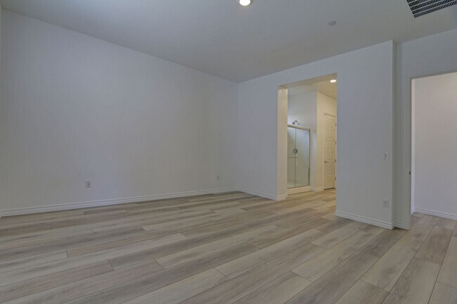 Building Photo - New Home in Summerlin 55+ Community