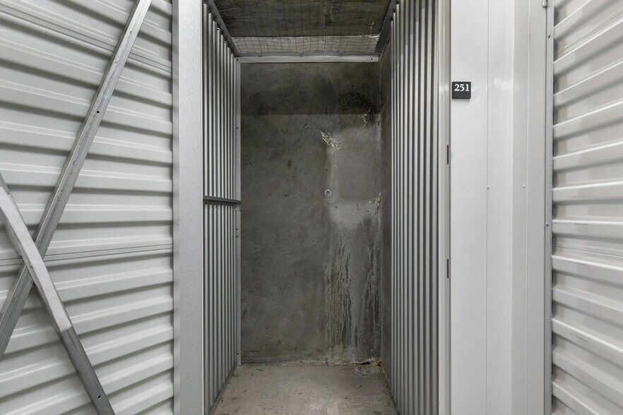 Building Photo - 1920 4th Ave