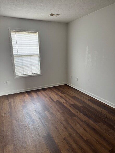 Building Photo - 1003 Whipporwill Dr