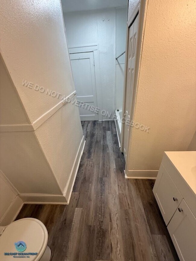 Building Photo - Gorgeous 2 story, 3 bedroom / 2bathroom ho...