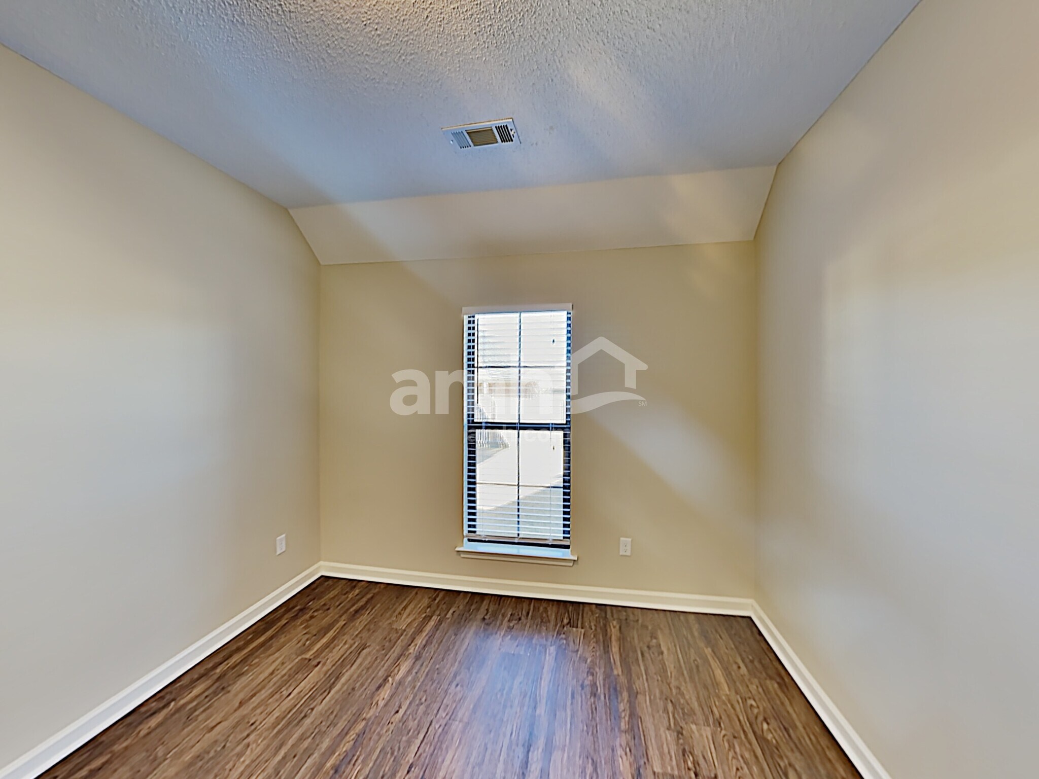 Building Photo - 8716 Nuthatch Ln