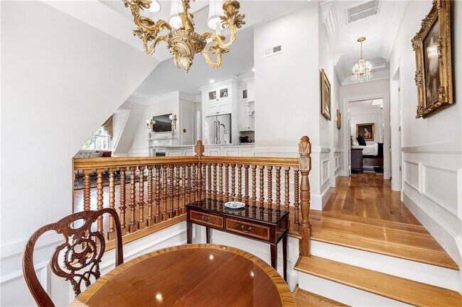 Building Photo - 541 Bellevue Ave