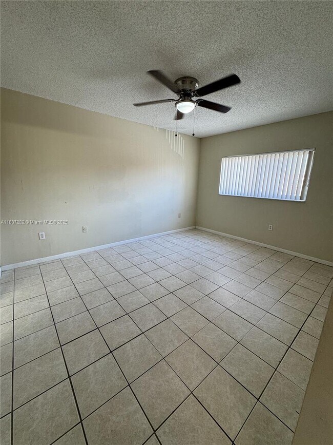 Building Photo - 7603 W 29th Ln