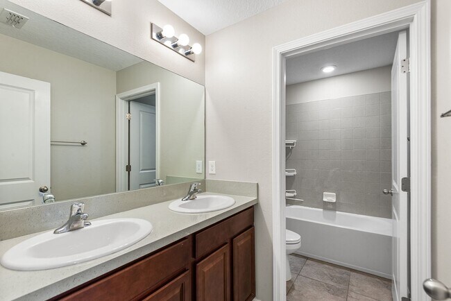 Building Photo - CARLTON LAKES HOMES FOR RENT!
