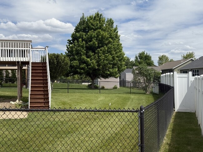 Building Photo - 487 Battle Creek Dr
