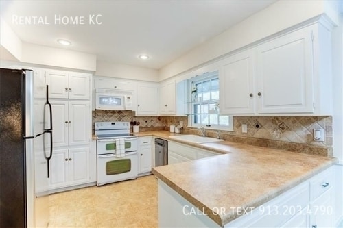 Building Photo - 6001 W 79th St