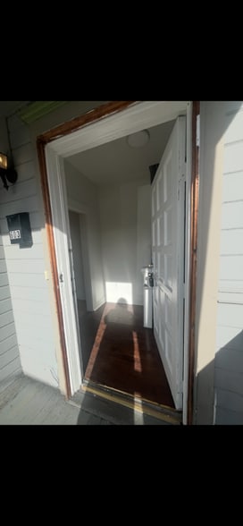 Building Photo - 603 NE Beech St