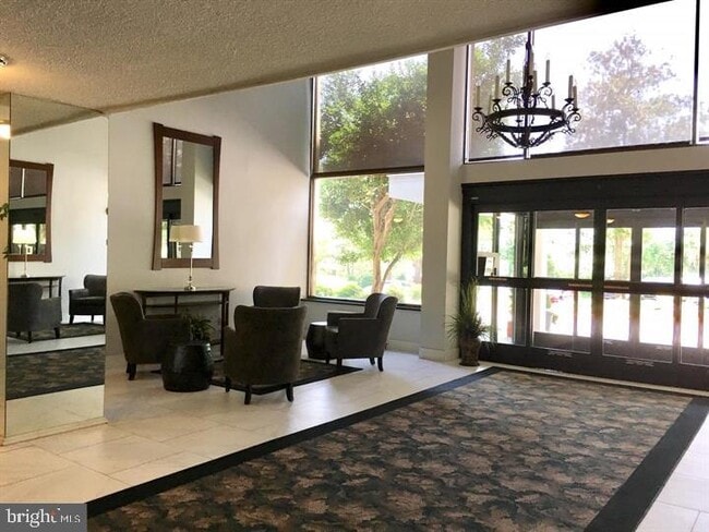 Building Photo - 2059 Huntington Ave