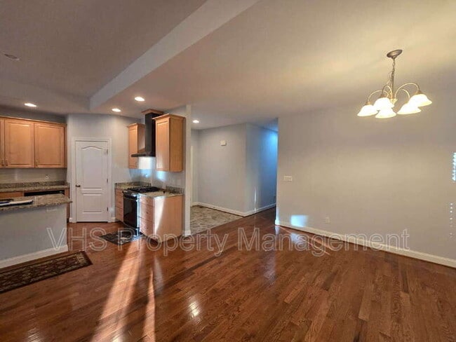 Building Photo - 2400 Lakeview Pkwy