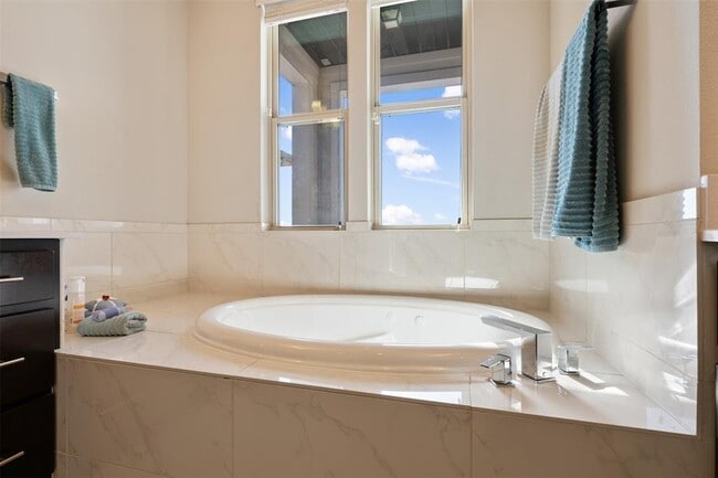 Building Photo - 2816 Moreno St