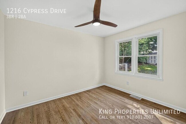 Building Photo - 1216 Cypress Dr